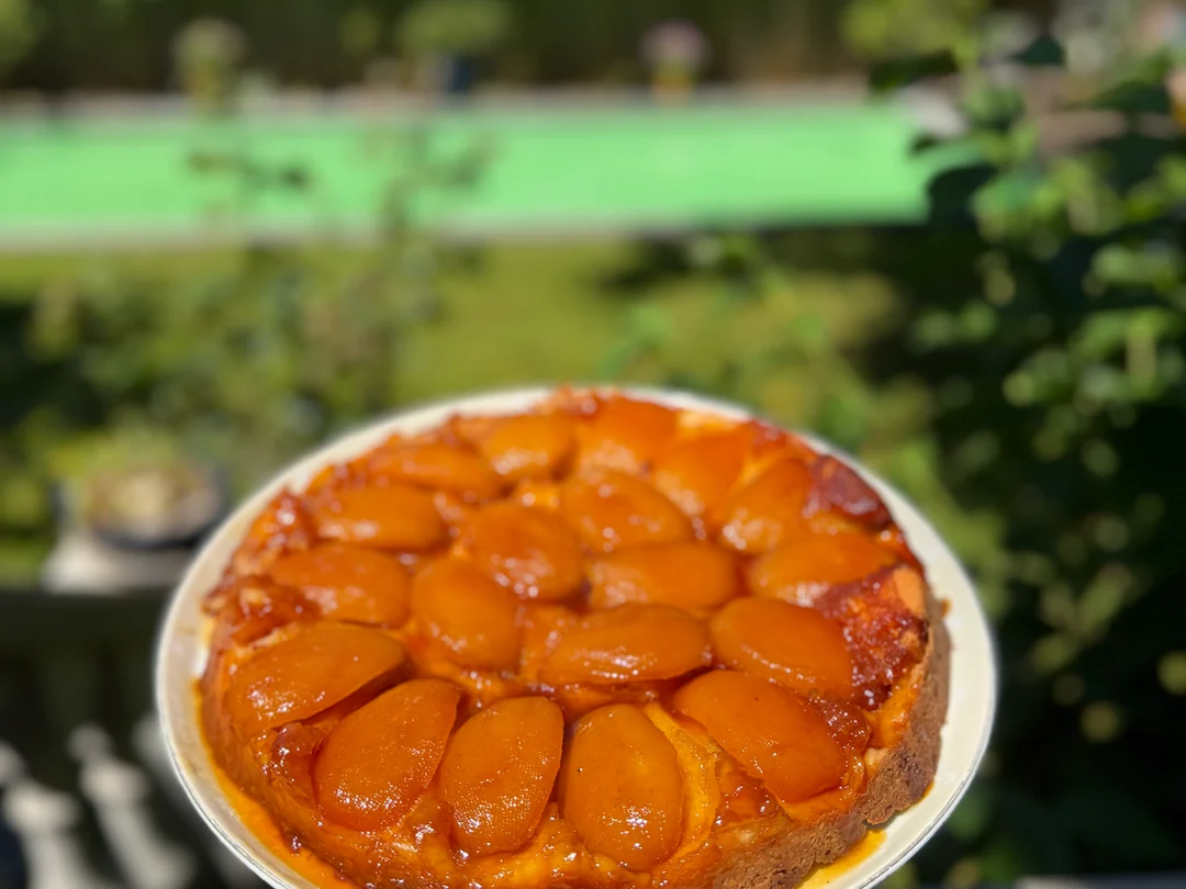 Buffet de mets sucrés et salés préparé pour un brunch