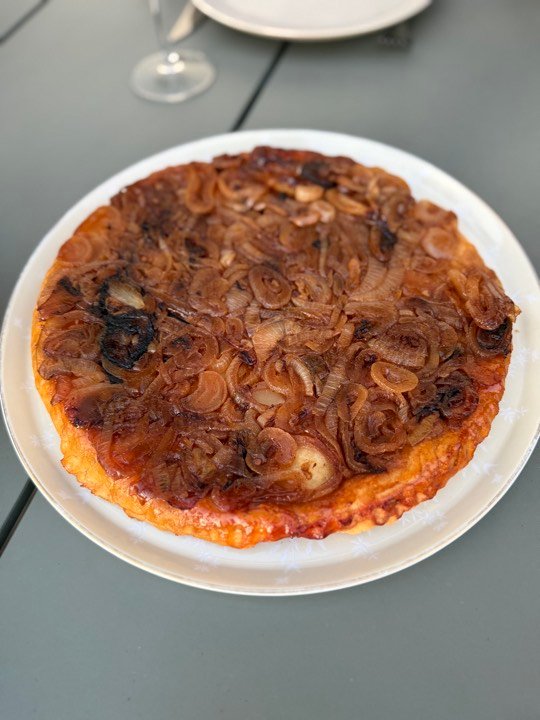 Plat fait maison préparé par la cheffe